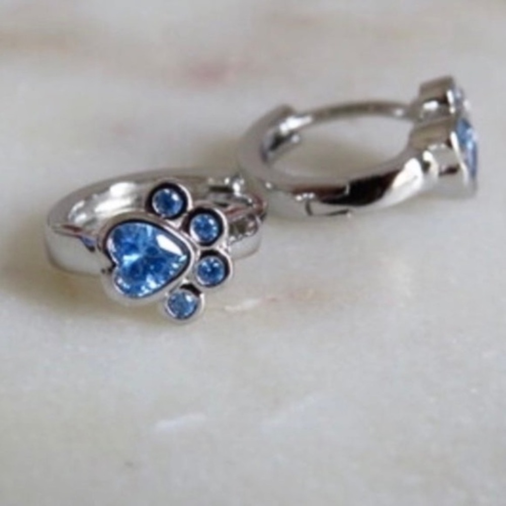 - 925 Sterling Silver Huggie Hoop Blue cz Pet Paw Print Earrings cat dog - Picture 2 of 5